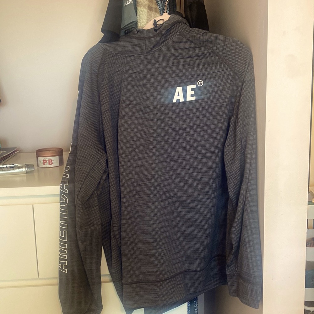 Gray American Eagle hoodie